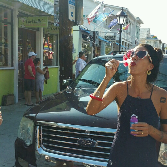 Meet your Posher, Elle - Picture 1 of 1